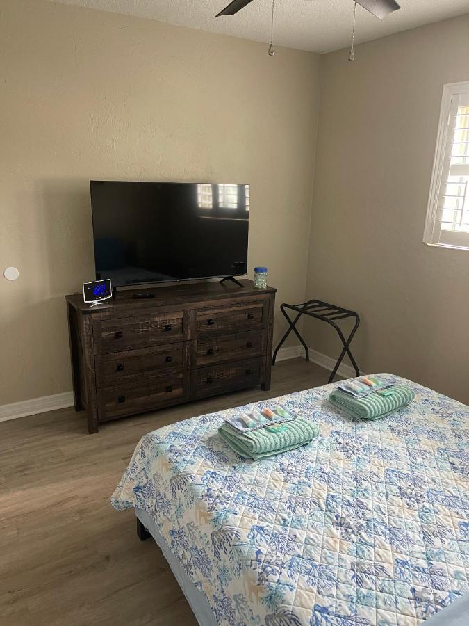 Lovely 2 Bedroom 1 Bathroom Retreat Minutes From The Apartment Daytona Beach