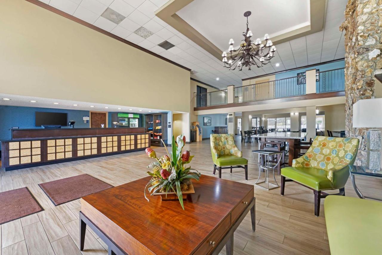 Western International Speedway Hotel 3*