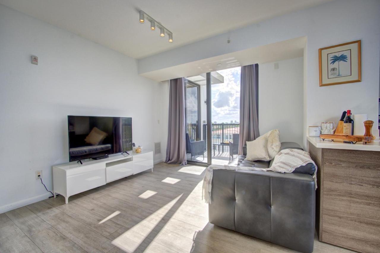 Moderno Residences By Bay Breeze *