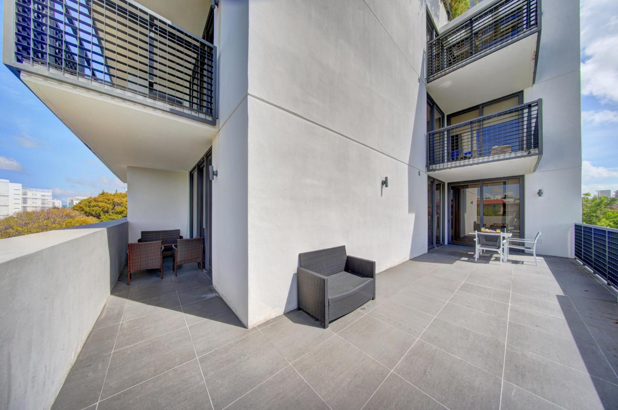 Moderno Residences By Bay Breeze Apartment *