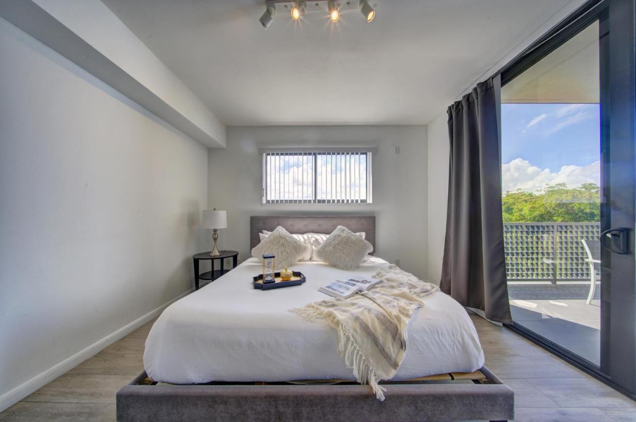 Moderno Residences By Bay Breeze Apartment Bay Harbor Islands