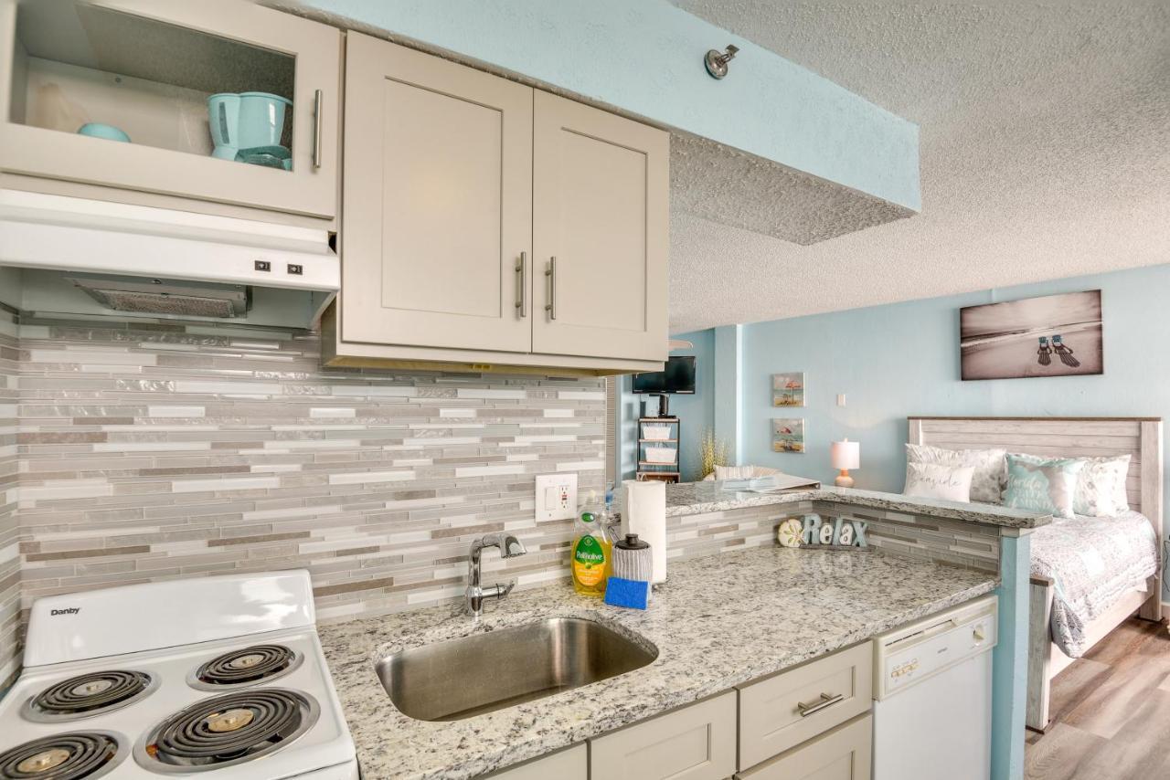 Apartment Updated Daytona Oceanfront Studio!