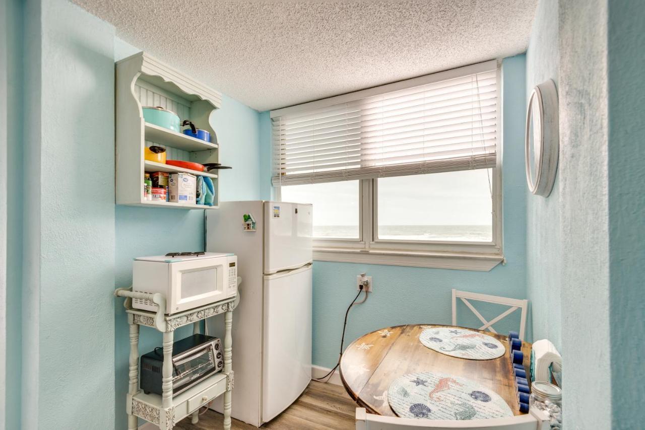 Apartment Updated Daytona Oceanfront Studio! *