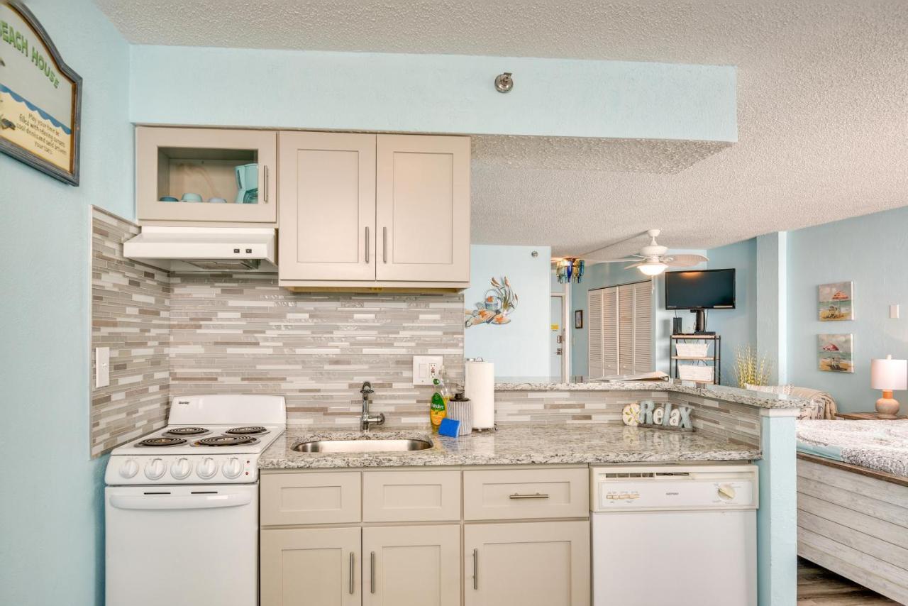Updated Daytona Oceanfront Studio! * Daytona Beach