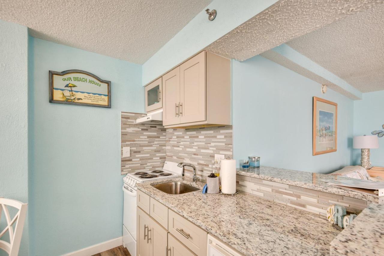 Updated Daytona Oceanfront Studio! Apartment Daytona Beach