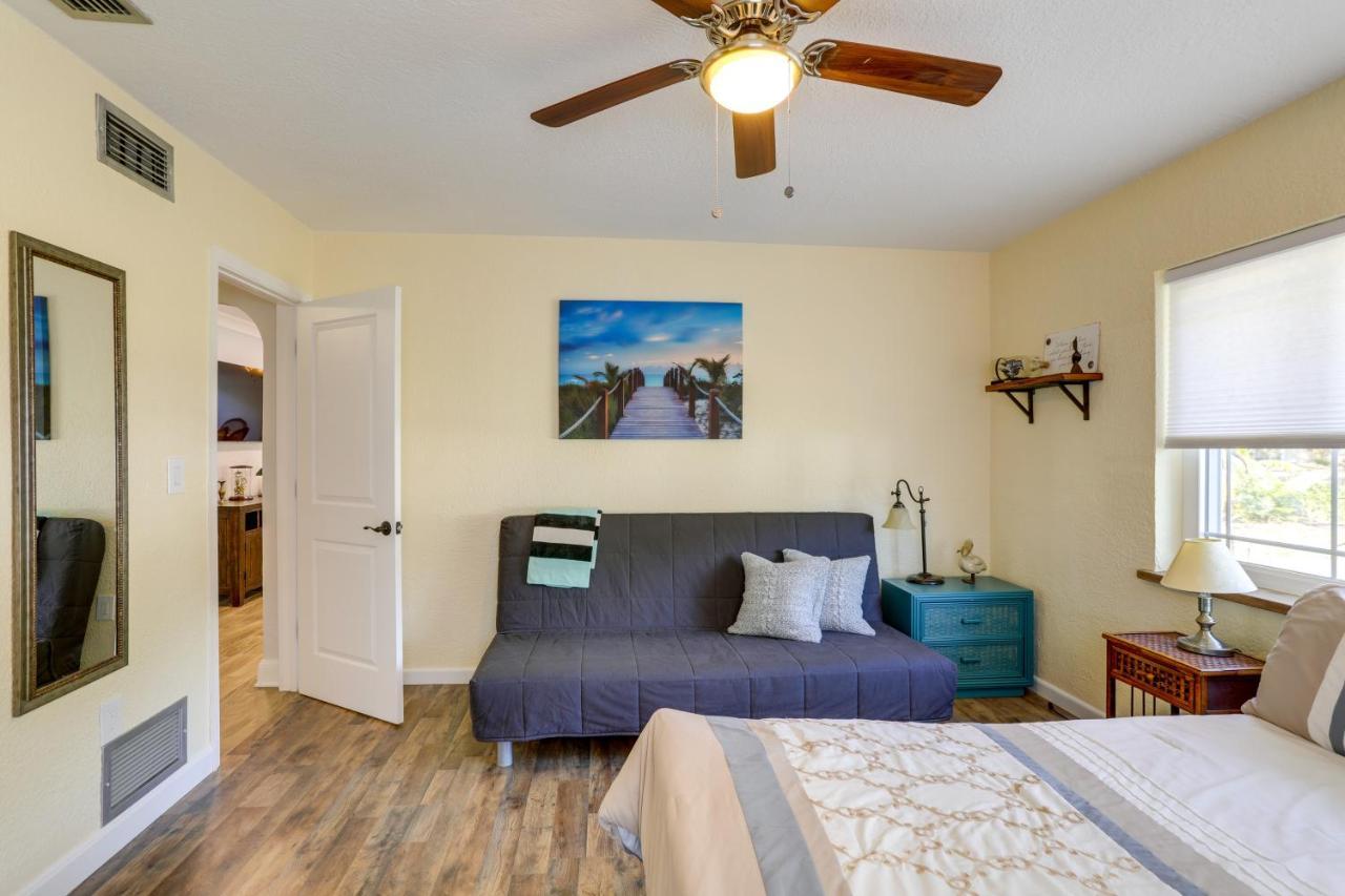 Charming With Yard About 5 Mi To Beach! *