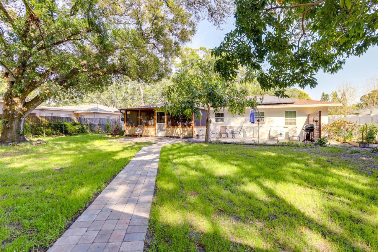 Charming With Yard About 5 Mi To Beach! Holiday home *