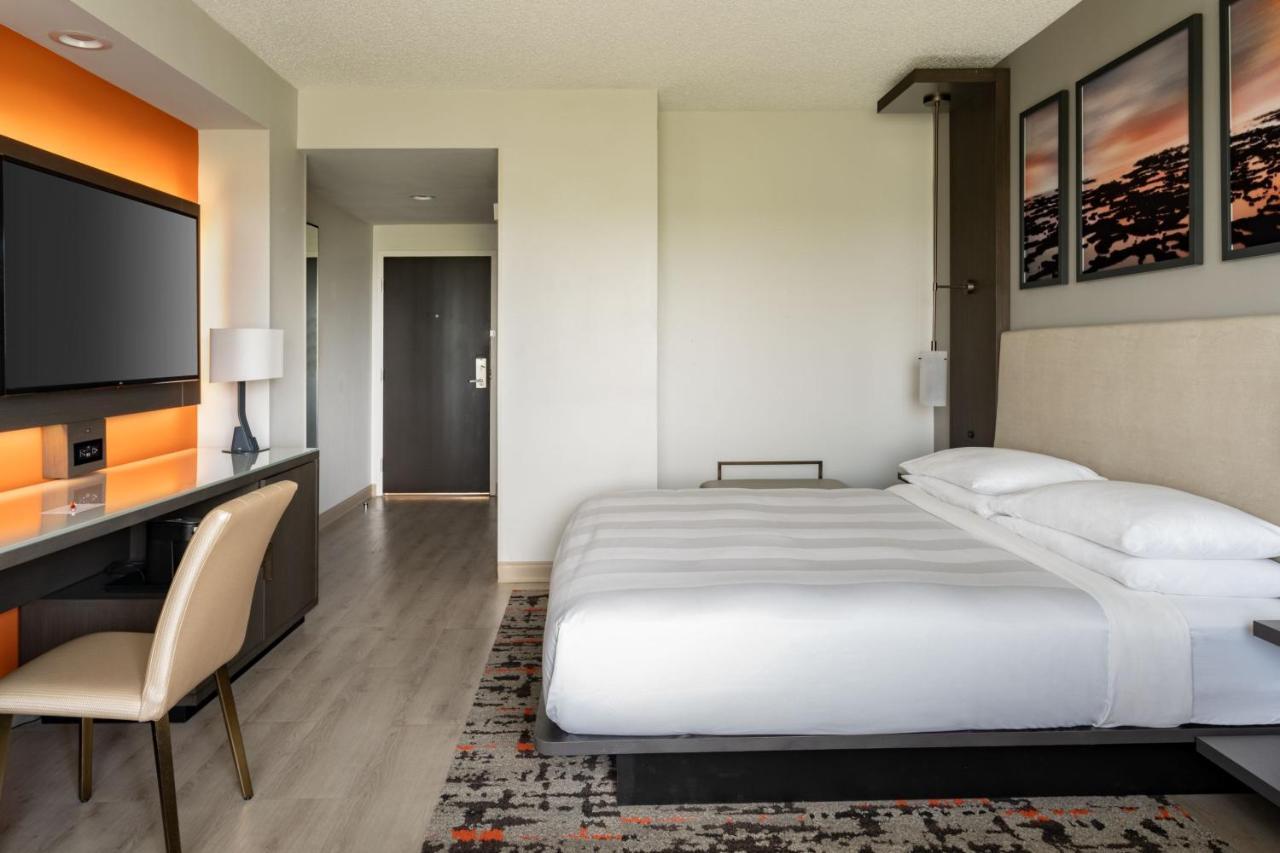 Lauderdale Marriott & Convention Center Hotel 4*