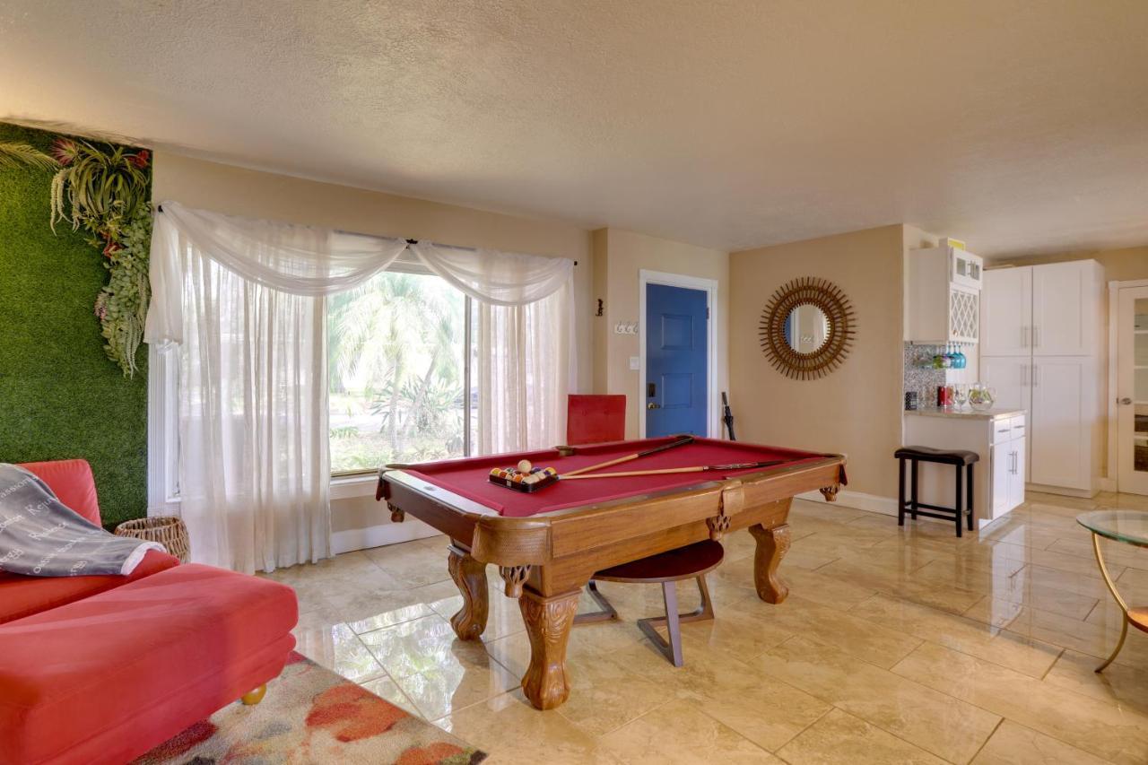 Waterfront With Game Room, 2 Miles To Beach! *