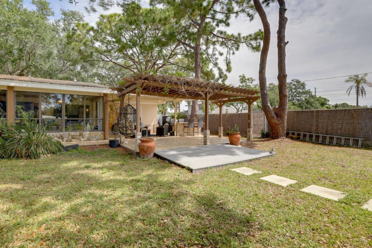 Waterfront With Game Room, 2 Miles To Beach! * Seminole