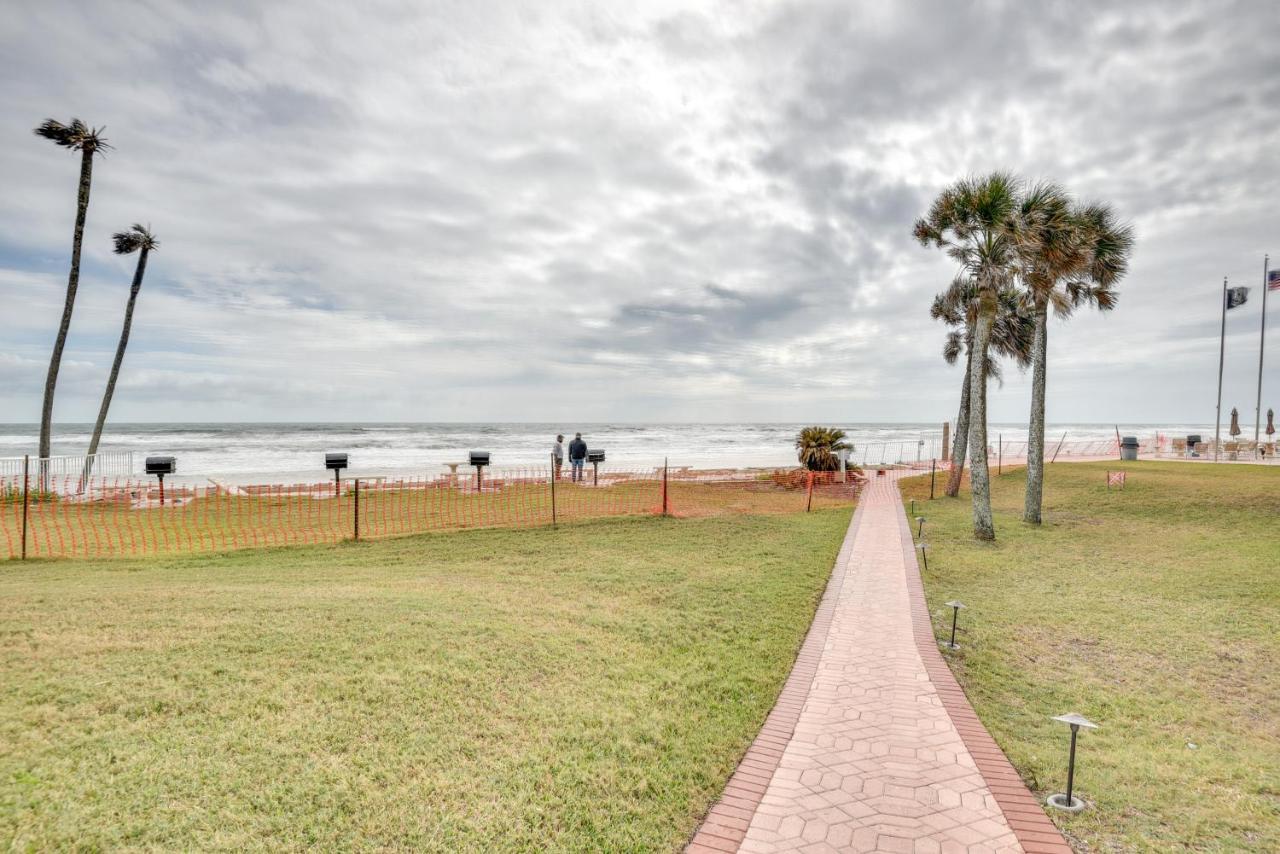 Daytona With Private Lanai 1 Mi To Pier Apartment