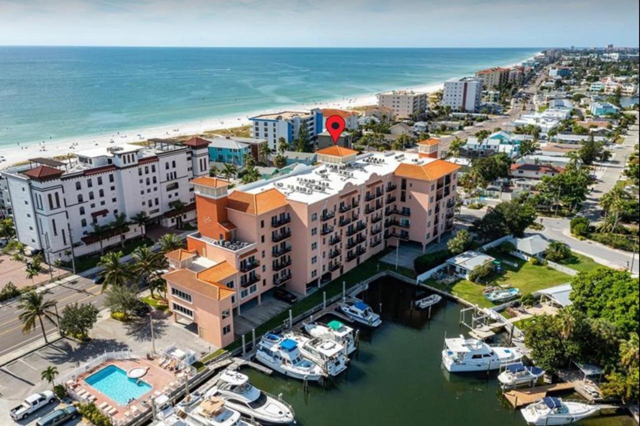 Madeira Bay At Johns Pass *