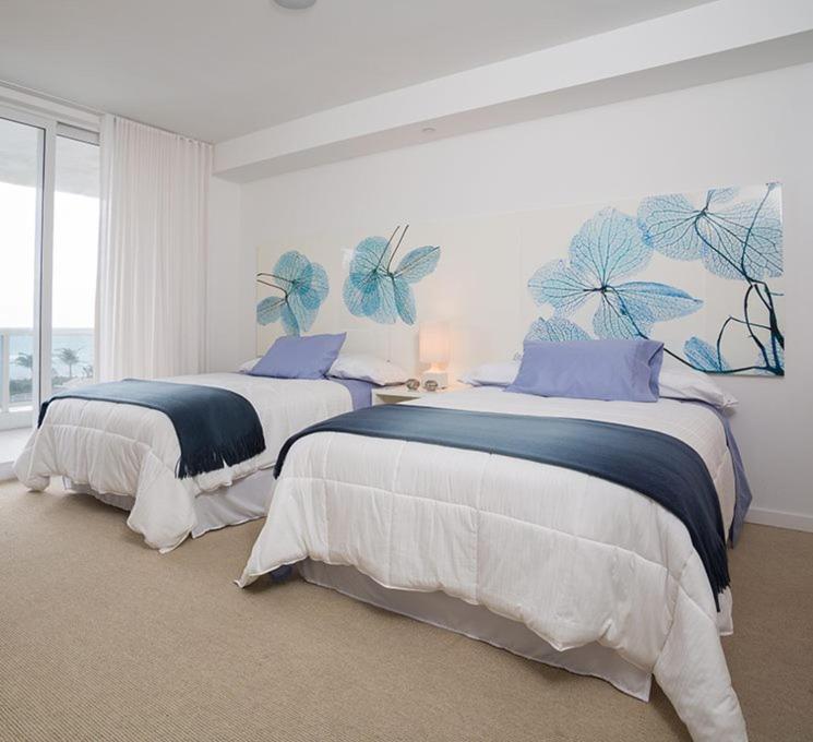 Apartment Stunning 2 Bedroom Bay Front Apt W/ Breathless View 1909 *