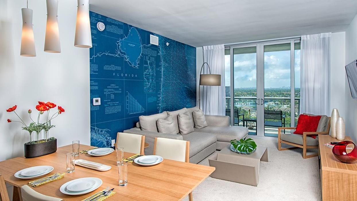 Stunning 2 Bedroom Bay Front Apt W/ Breathless View 1909 *