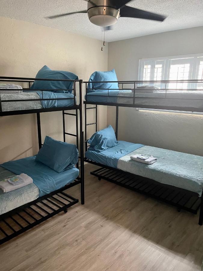 Lovely 2 Bedroom 1 Bathroom Retreat Minutes From The *