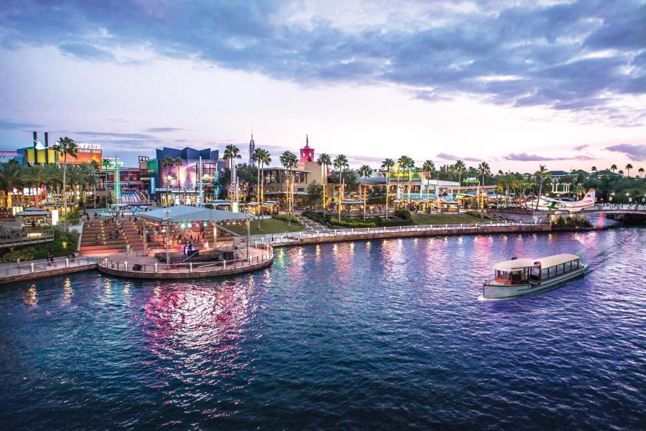 Resort & Across From Universal By Ihg Orlando
