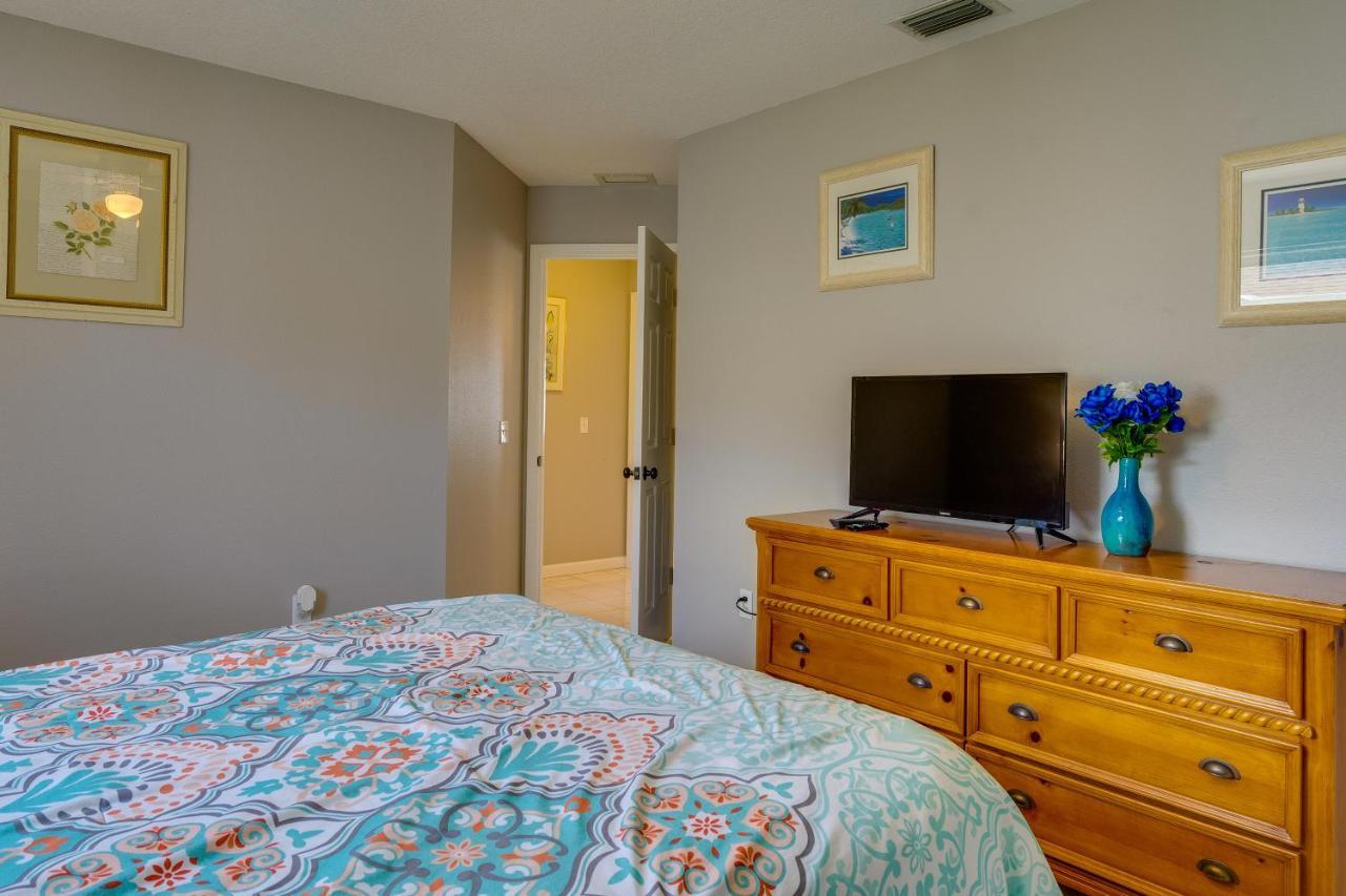 With Pool - 8 Mi To Beaches! Holiday home Port Charlotte