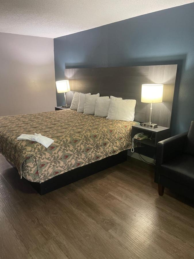 Motel Days By Wyndham Orange City/deland 2*