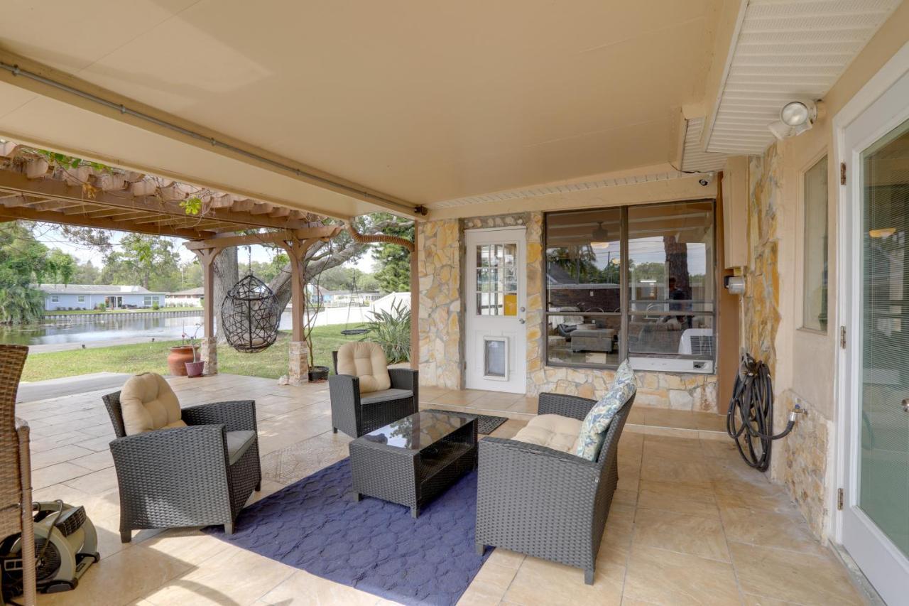 Waterfront With Game Room, 2 Miles To Beach! * Seminole
