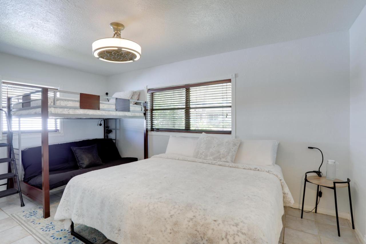 Holiday home Waterfront With Game Room, 2 Miles To Beach! *