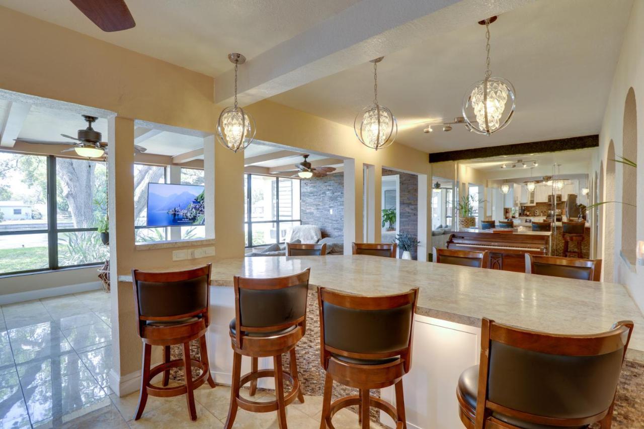Waterfront With Game Room, 2 Miles To Beach!