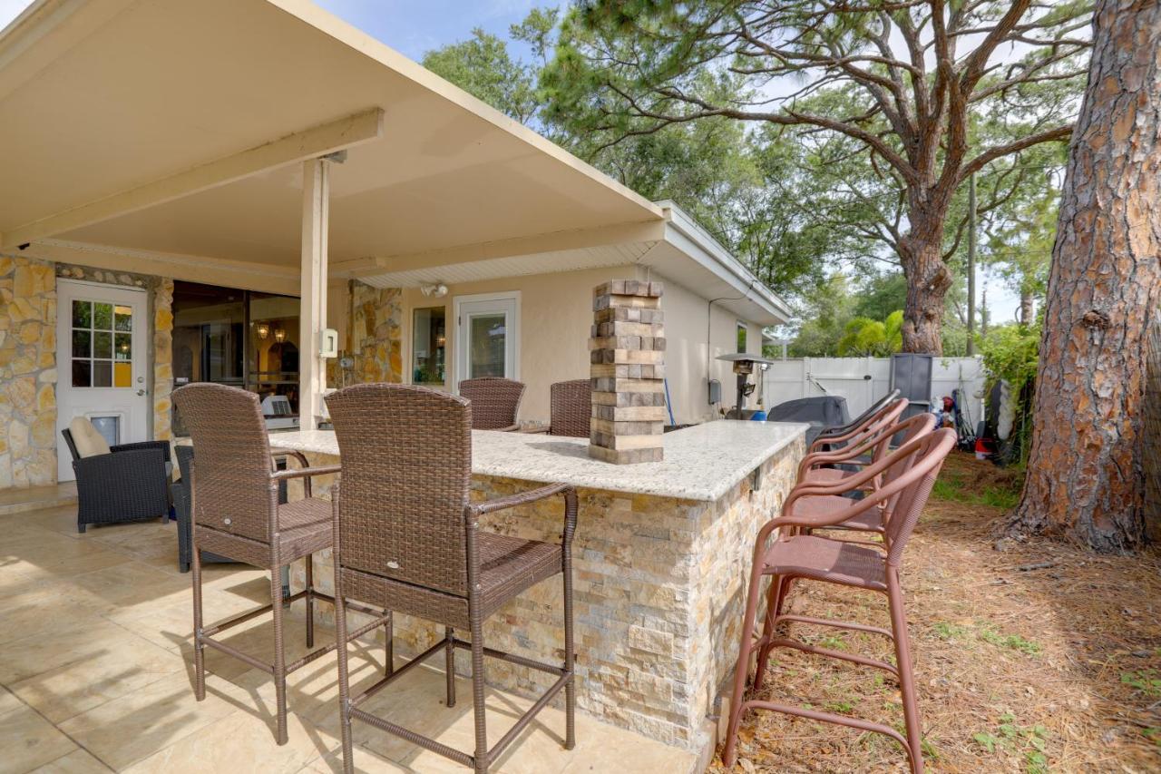Waterfront With Game Room, 2 Miles To Beach! Seminole