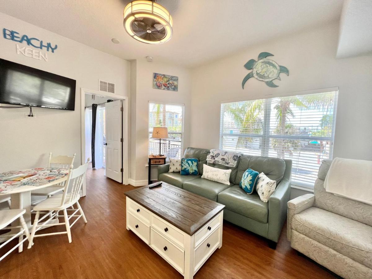Madeira Bay At Johns Pass Apartment