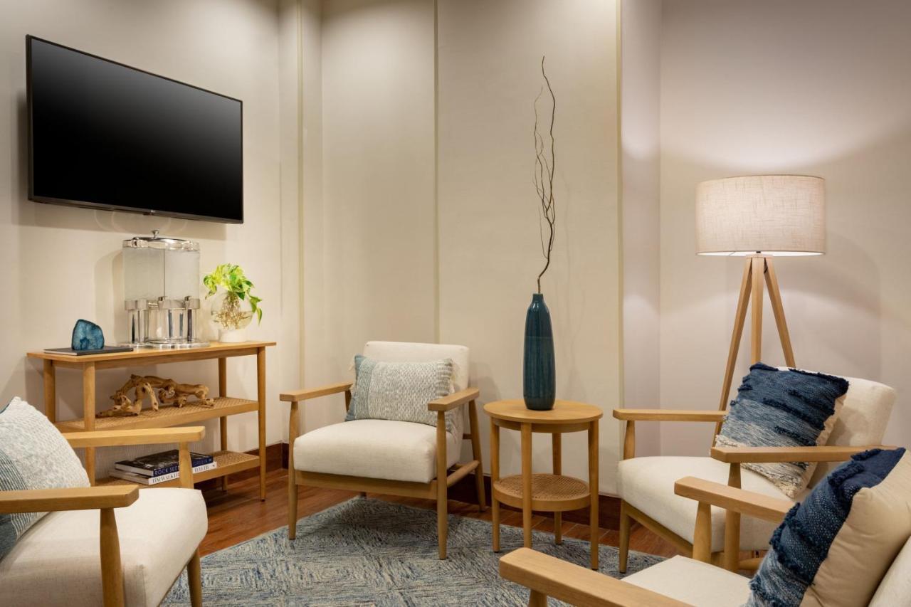 Lauderdale Marriott Harbor & Resort