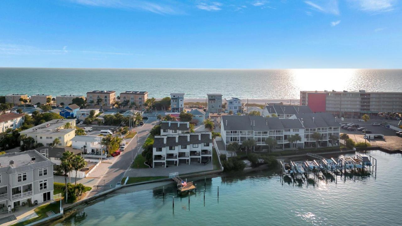 Twin Tiki - Full - 4 Bedroom Holiday home St. Pete Beach