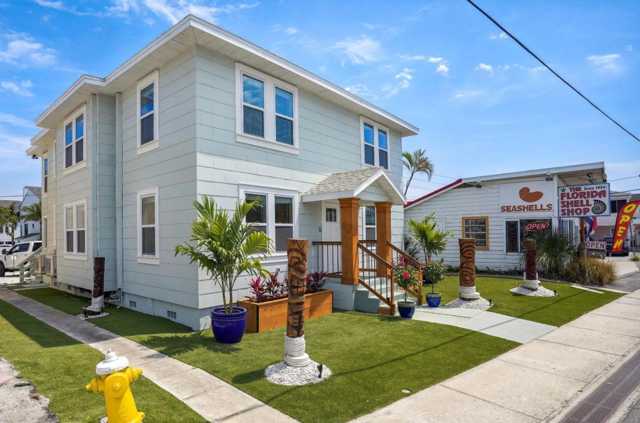 Twin Tiki - Full - 4 Bedroom