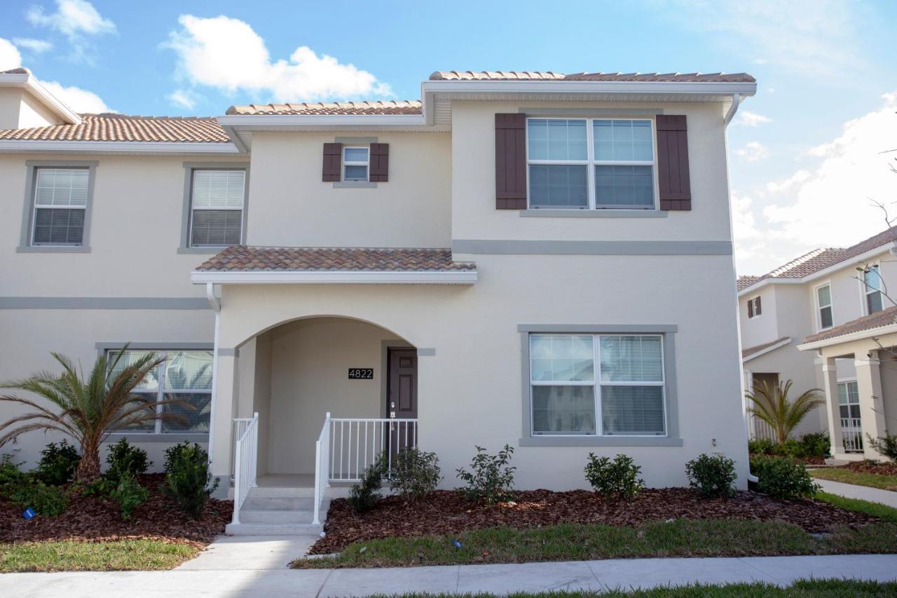 Stunning 5 Bd W/ Pool Close To 4822