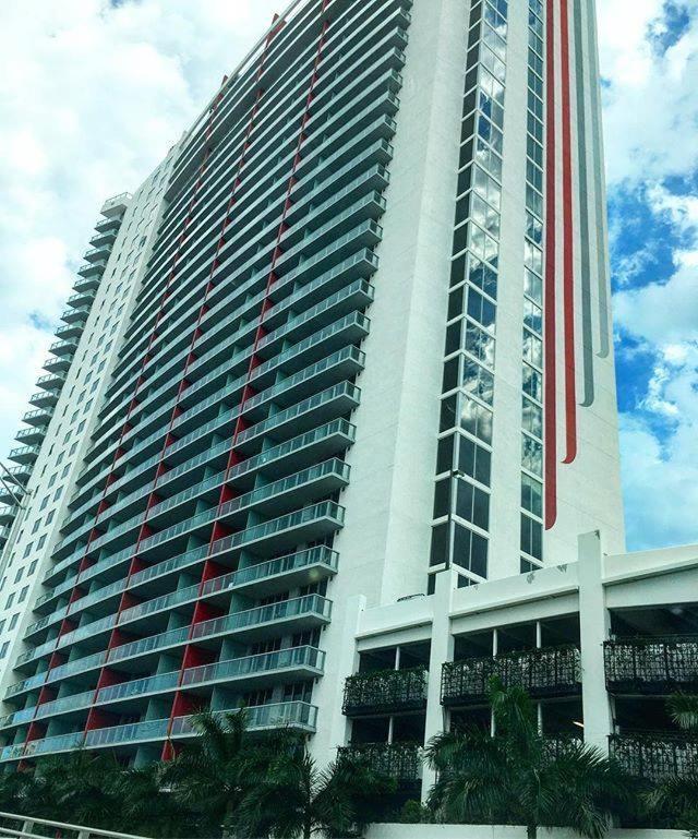 Apartment Stunning 2 Bedroom Bay Front Apt W/ Breathless View 1909 *