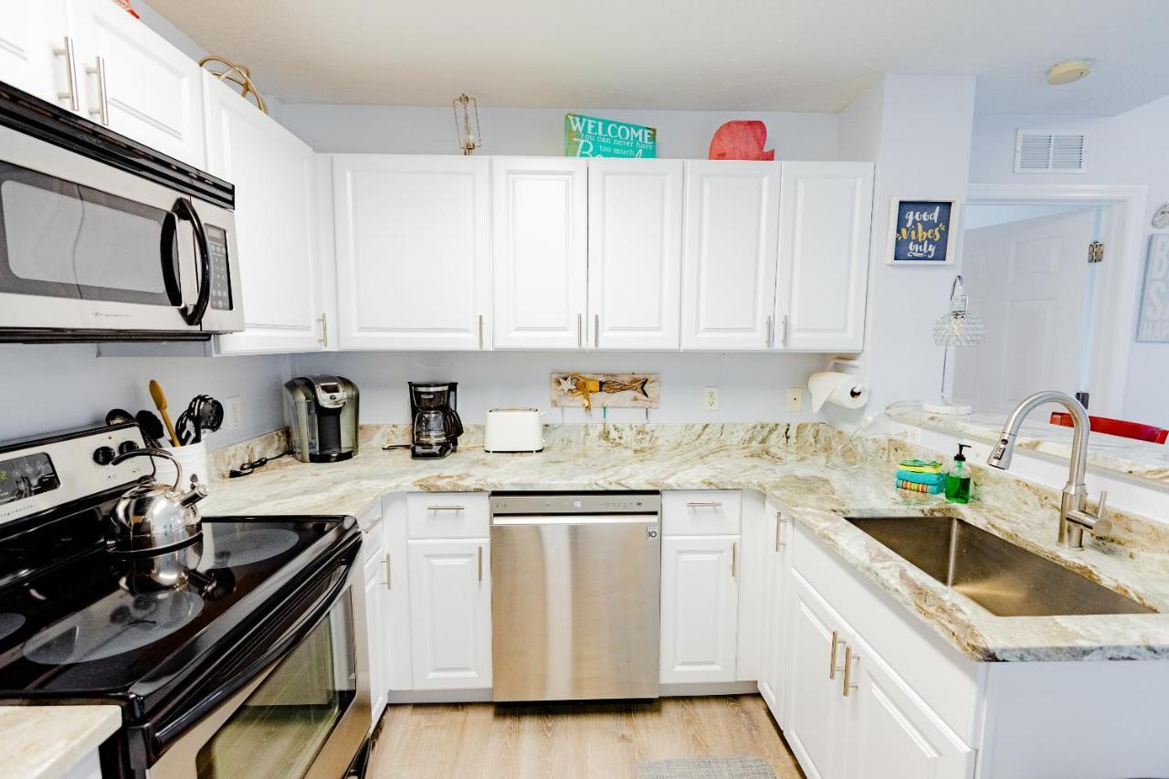 Madeira Bay At Johns Pass Apartment