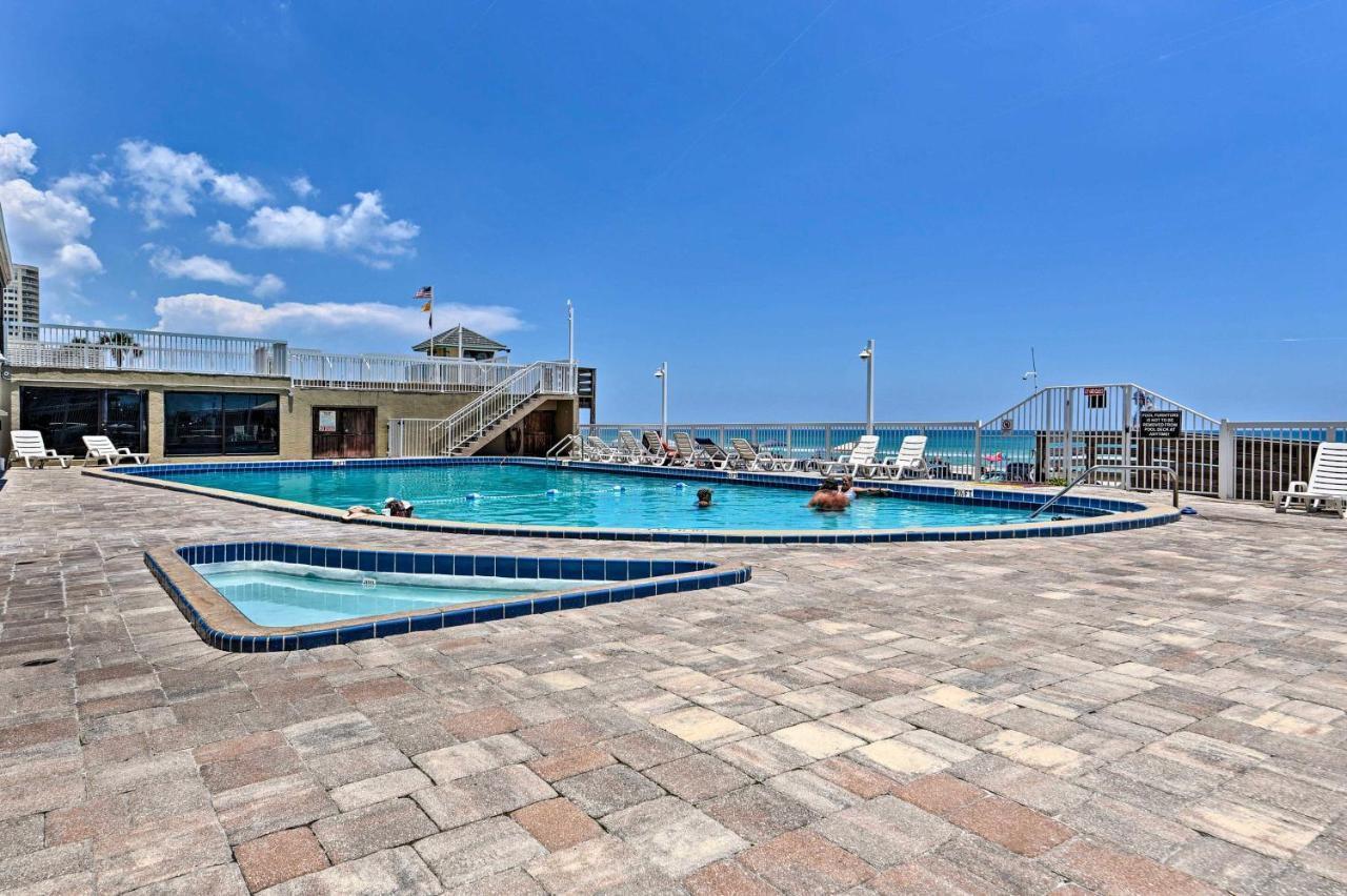 Oceanfront Daytona Walkable Location Apartment