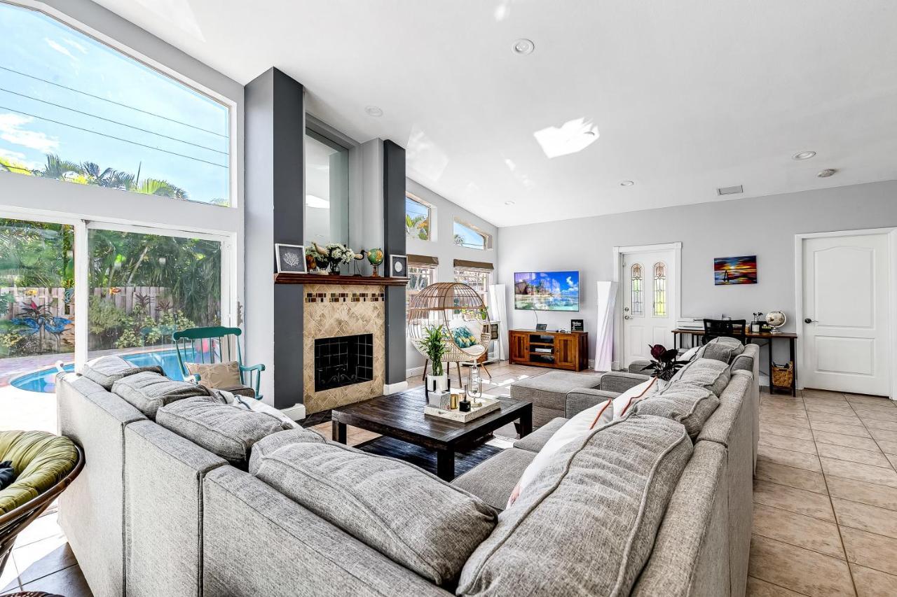 Spaces Sunny Oasis 4br Retreat With 2 King Beds, Amazing Pool, Near South Florida Beaches *