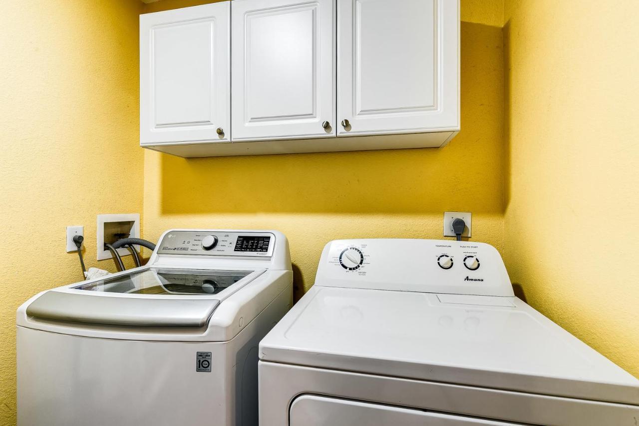 Spaces Sunny Oasis 4br Retreat With 2 King Beds, Amazing Pool, Near South Florida Beaches Holiday home *