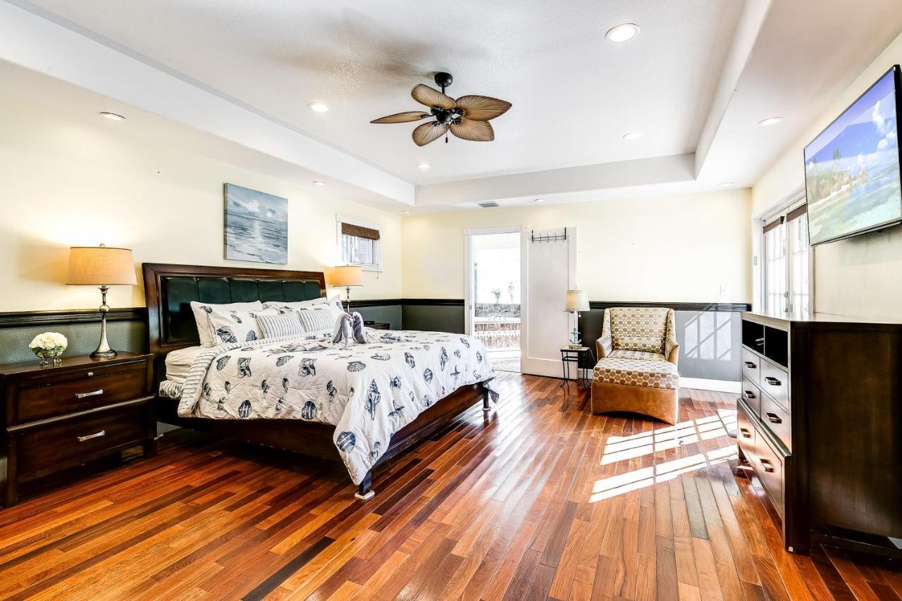 Spaces Sunny Oasis 4br Retreat With 2 King Beds, Amazing Pool, Near South Florida Beaches Holiday home Deerfield Beach