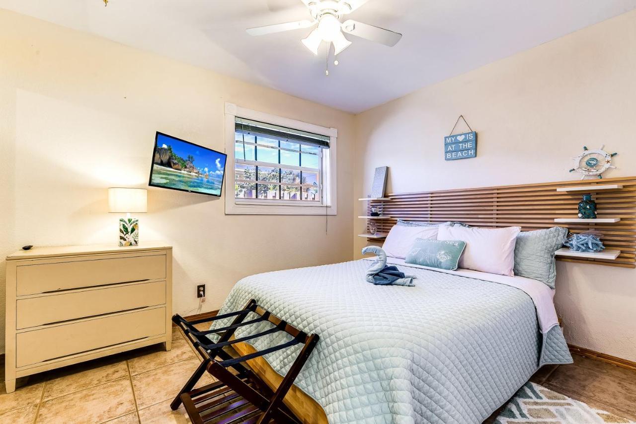 Holiday home Spaces Sunny Oasis 4br Retreat With 2 King Beds, Amazing Pool, Near South Florida Beaches *