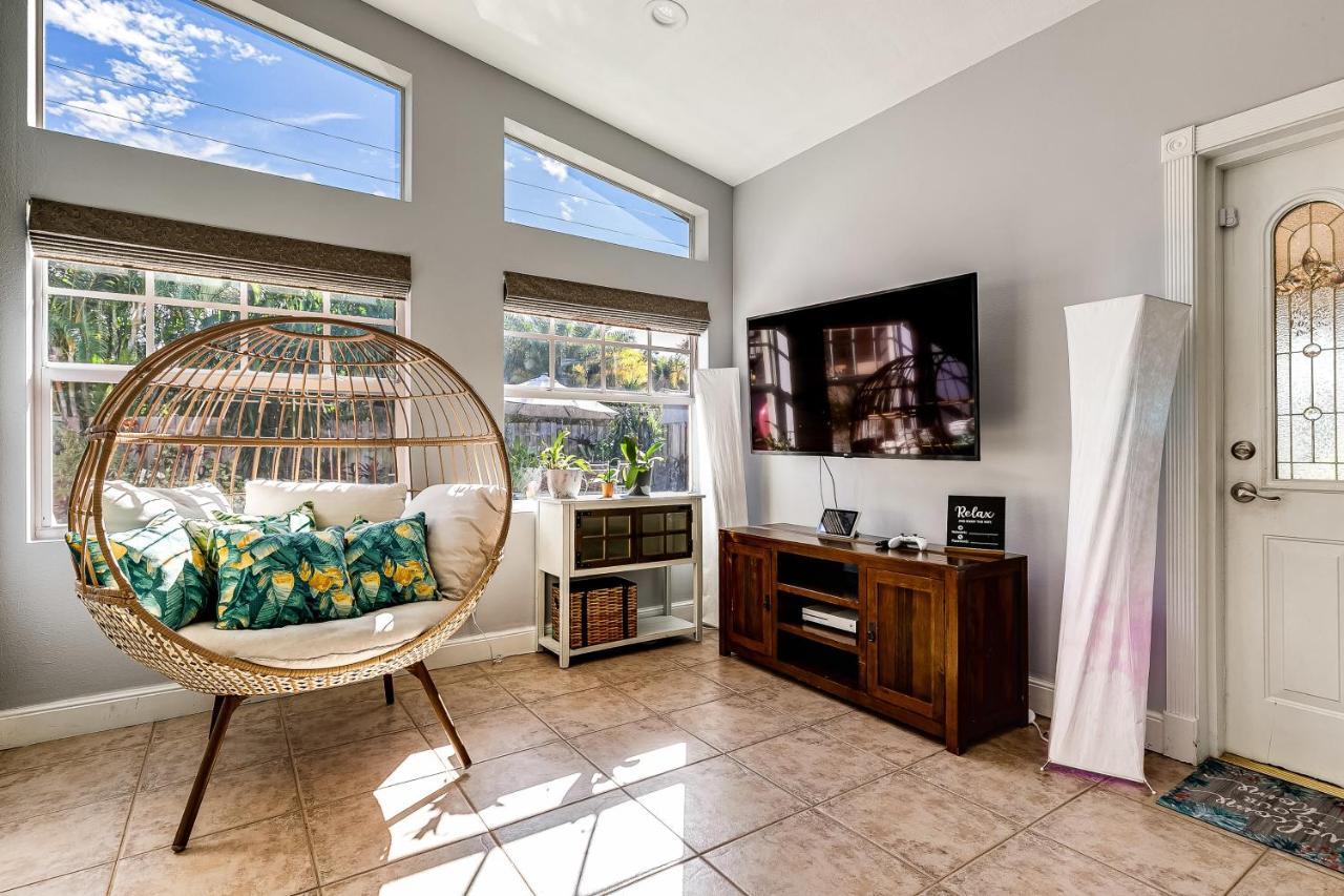Spaces Sunny Oasis 4br Retreat With 2 King Beds, Amazing Pool, Near South Florida Beaches Holiday home Deerfield Beach
