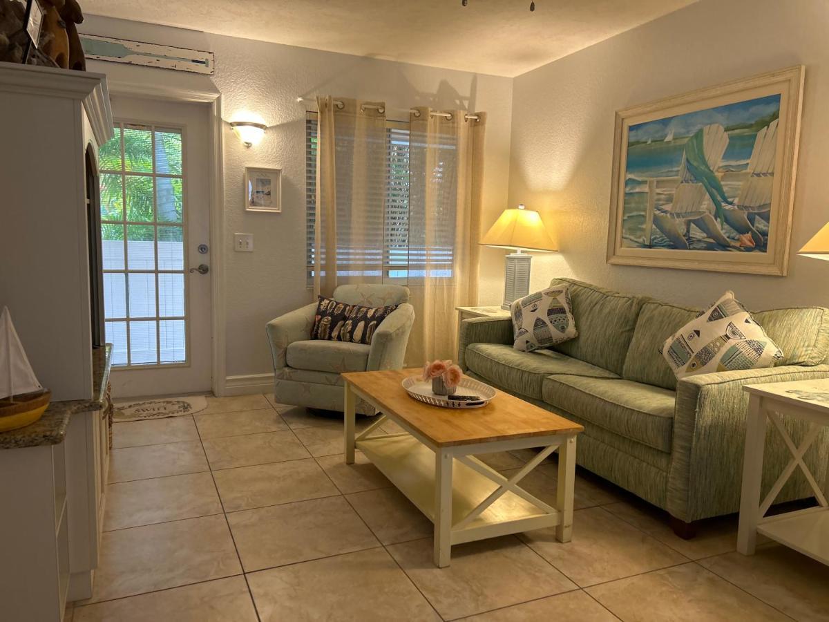 An Island Getaway At Palm Tree Villa Holmes Beach