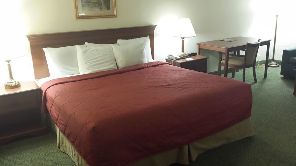 Ramada Maingate West Hotel