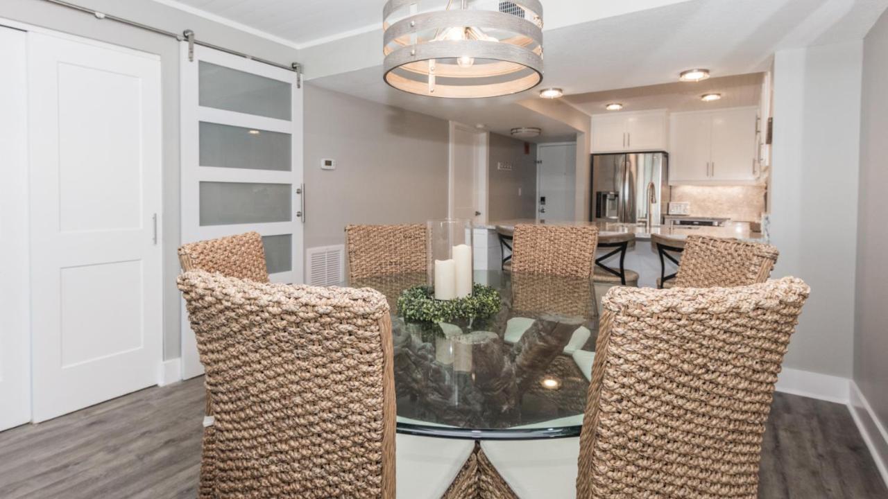 Apartment 5-star Beachfront - Remodeled 2 Bd & 2 Ba - Dunes Of Panama D505 *