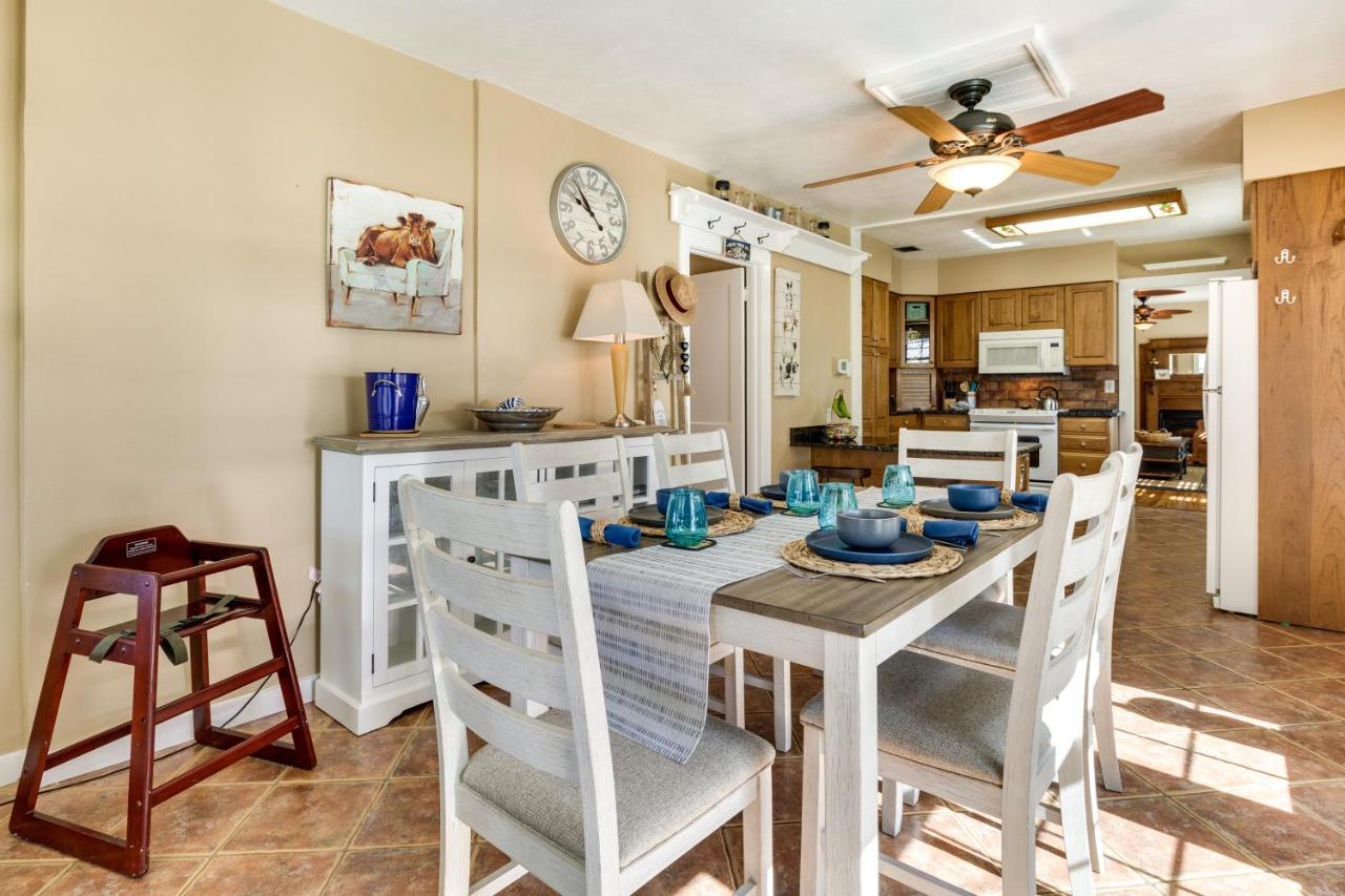 Lakefront With Deck, Patio And Dock! * Tavares