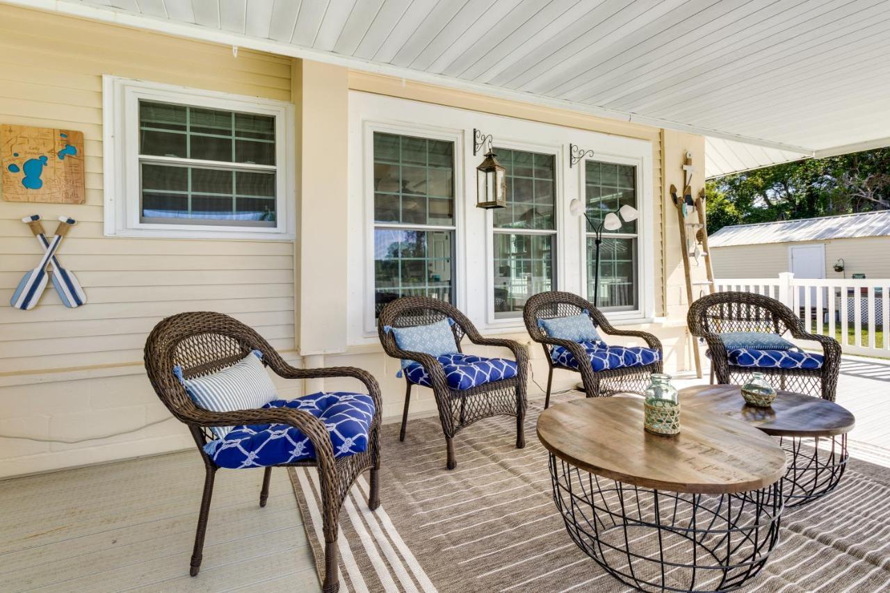 Lakefront With Deck, Patio And Dock!