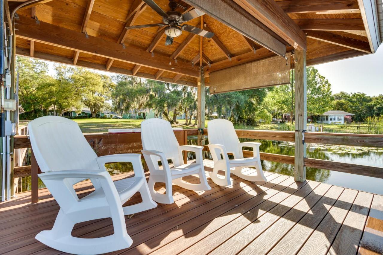 Holiday home Lakefront With Deck, Patio And Dock!