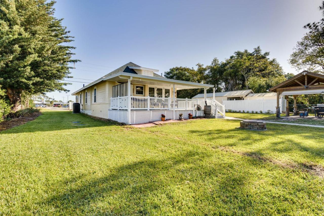 Lakefront With Deck, Patio And Dock! Holiday home
