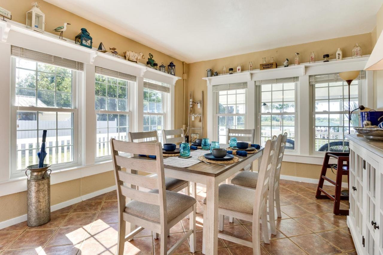 Lakefront With Deck, Patio And Dock!