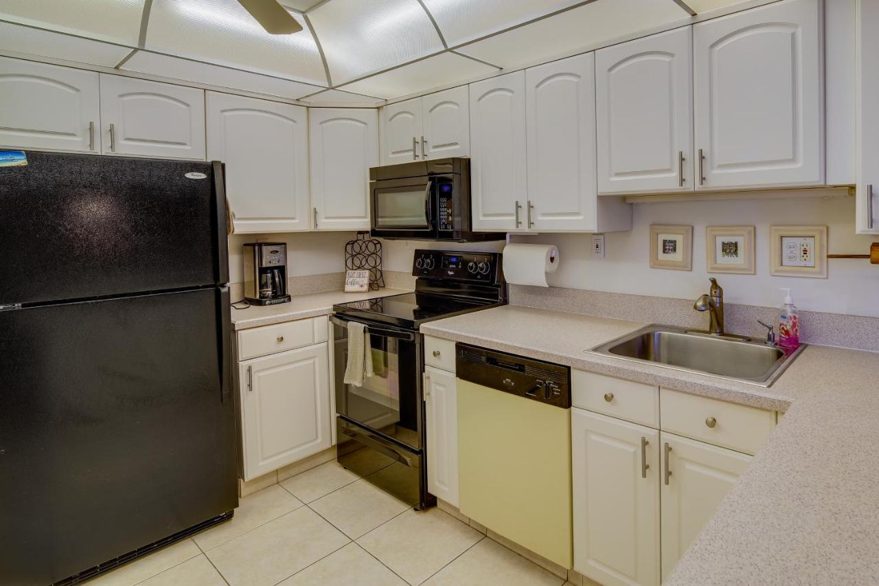Sunny Ocean Village Community Pool * Fort Pierce