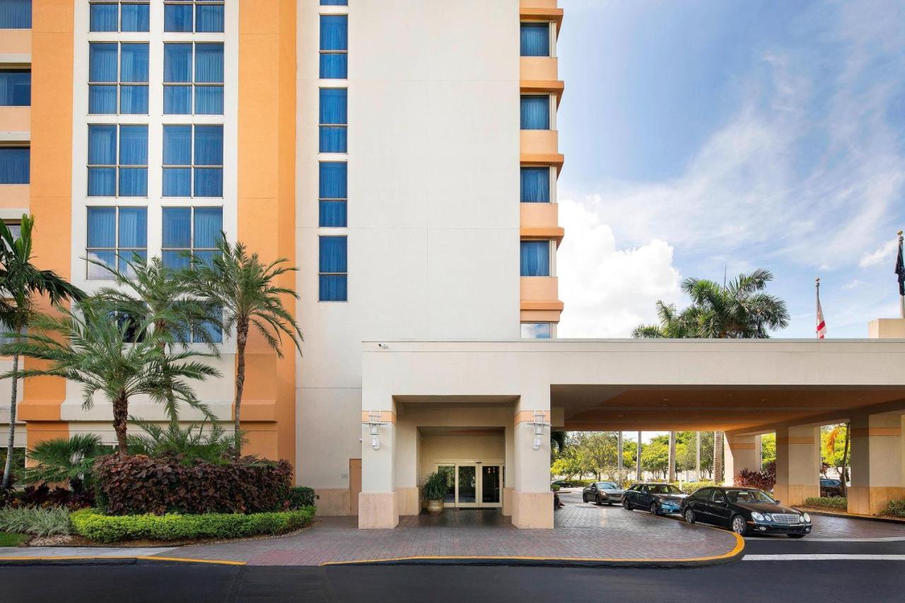 Renaissance Lauderdale West Hotel