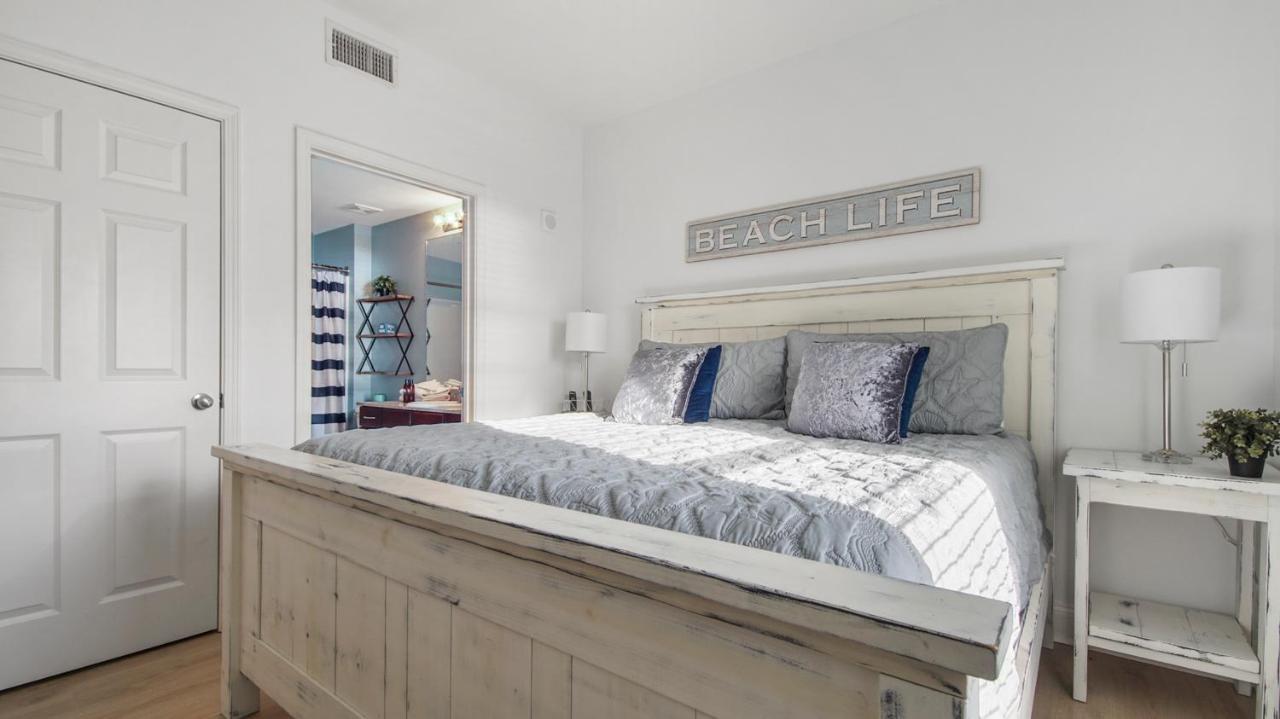 Holiday home Seas The Day At Laketown Wharf #318 By Nautical Panama City Beach